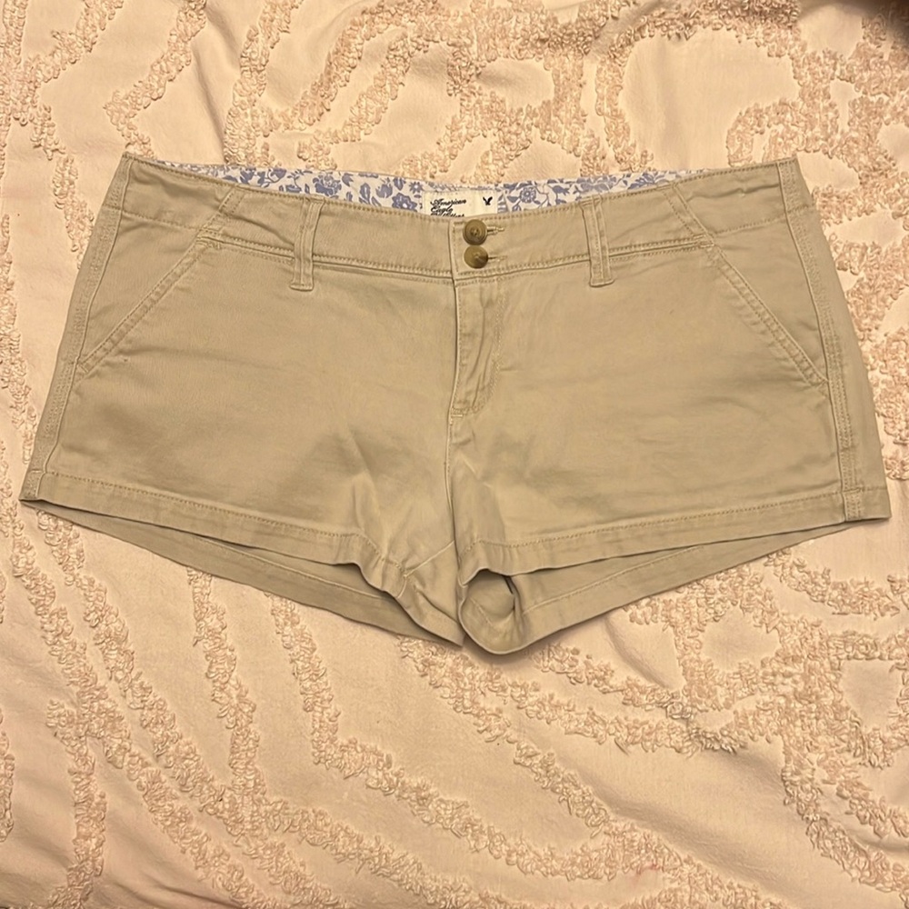 American Eagle shortie shorts, tan, size 8 Prelvoed but still in great condition